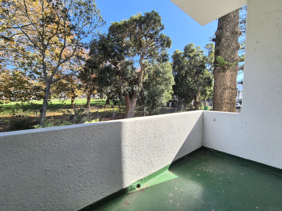 1 Bedroom Property for Sale in Wynberg Upper Western Cape